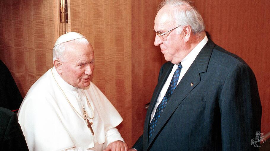 Johannes Paul II, und Helmut Kohl