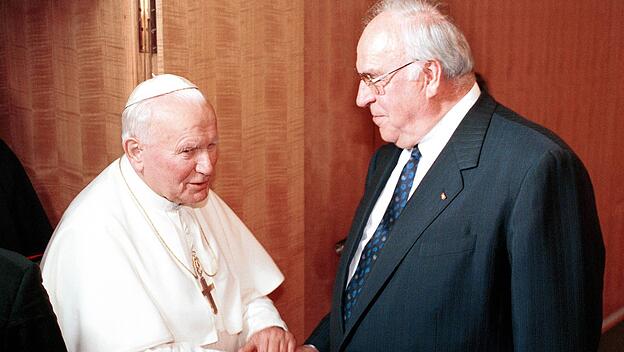 Johannes Paul II, und Helmut Kohl