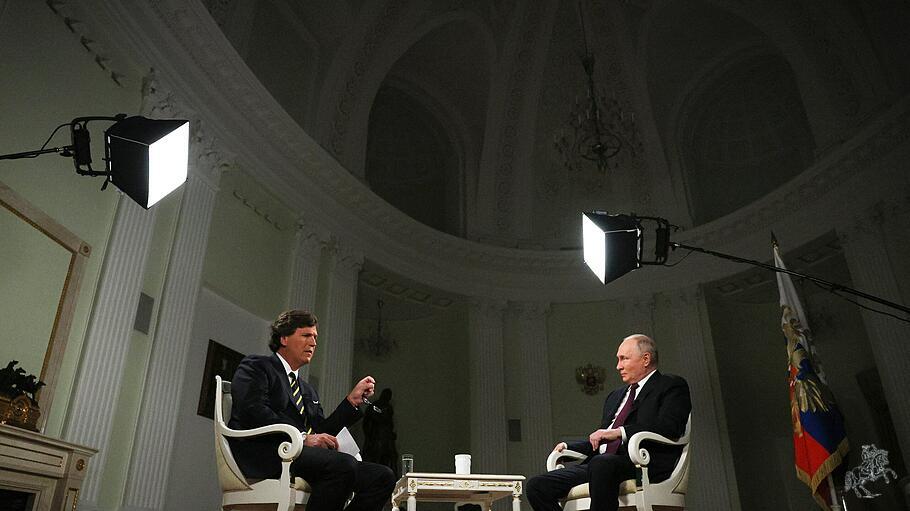 Tucker Carlson im Interview mit Wladimir Putin