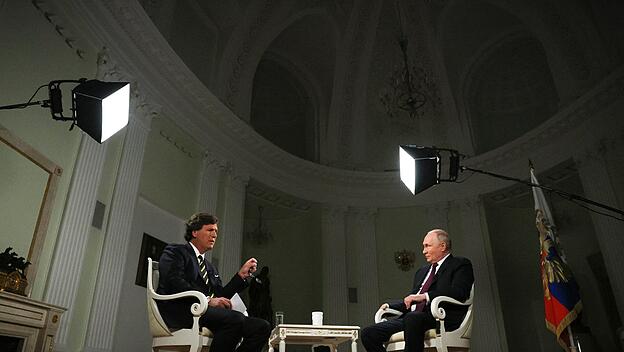 Tucker Carlson im Interview mit Wladimir Putin