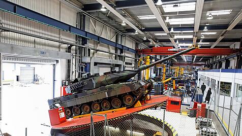 Panzer in Fabrikhalle in München