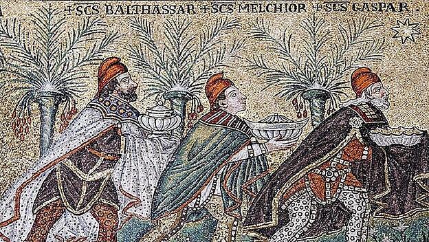 Sterndeuter aus dem Morgenland erwarten den Heiland. Mosaik aus Ravenna, um 565.
