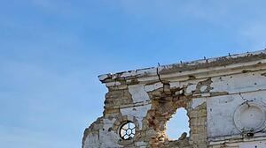 Eindrücke vom Palmsonntag in einer zerstörten Kirche in der Region Mykolaiv und von der Osterfeier in der Kathedrale in Odessa.