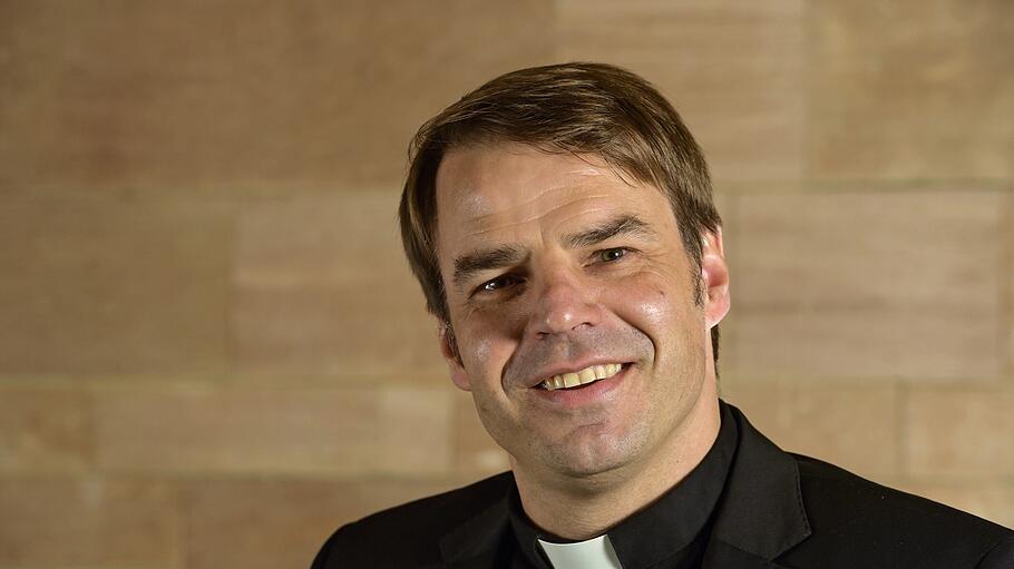 Bischof Stefan Oster: Niemanden in den Glauben hinein nötigen