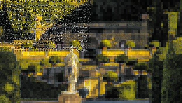 Warme Sonne über den Gärten der Villa Barberini