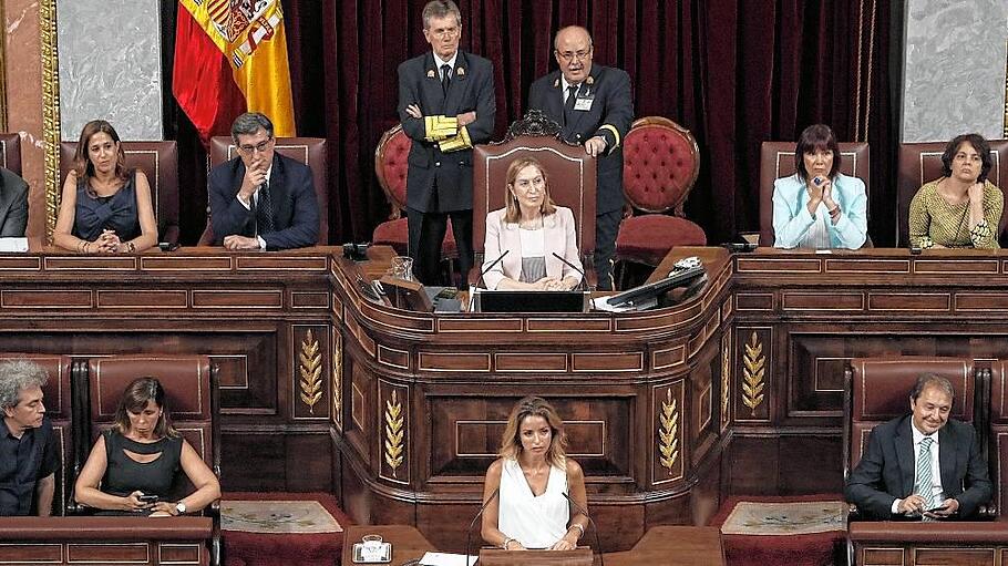 Blick in das neue spanische Parlament bei seiner konstituierenden Sitzung nach den Wahlen von Ende Juni