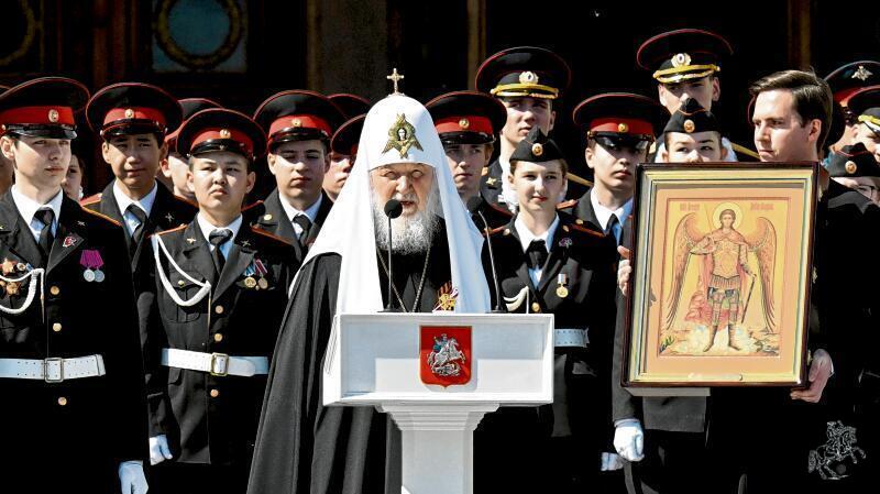Kyrill verkörpert wie kein anderer die enge Verbindung von russisch-orthodoxer Kirche, Armee und Staat