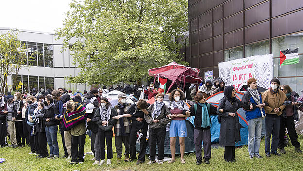 Pro-palästinensische Demonstranten an der Freien Universität Berlin im Jahr 2024