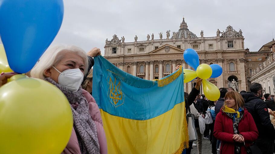 Papst Franziskus spricht Angelusgebet