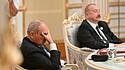 Armeniens Premier Paschinjan (links) und Aserbaidschans Diktator Alijew