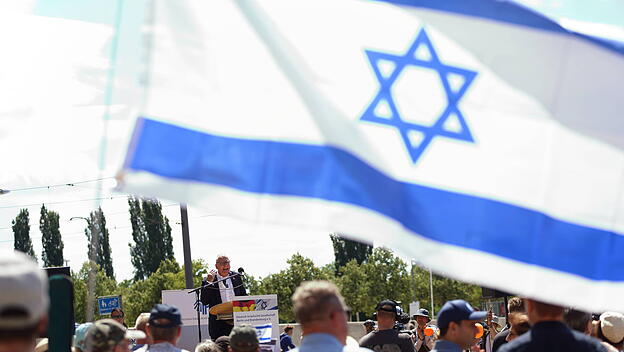 Pro-Israel  und Pro-Palästina Demonstrationen in Potsdam