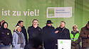 Bundesfinanzminister Christian Lindner spricht bei der Bauerndemo am Brandenburger Tor und Unter den Linden in Berlin am