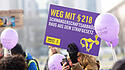 Protestaktion für Reform des Abtreibungsrechts vor dem Bundestag