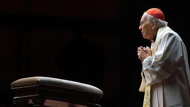 Rosenkranzgebet mit Kardinal Giovanni Battista Re