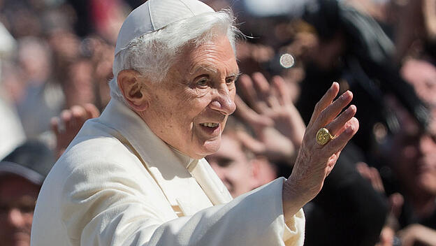 Verhältnis zwischen Papst Benedikt XVI. und Medienvertretern