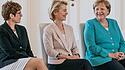 Kramp-Karrenbauer,  von der Leyen und Merkel  -  Frauen in Führungspositionen