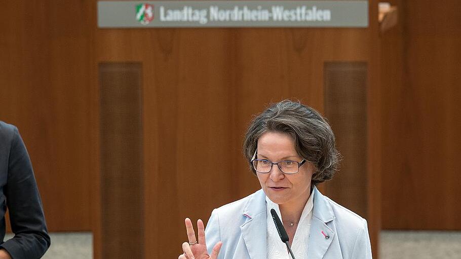 Landtag -  Ministervereidigung
