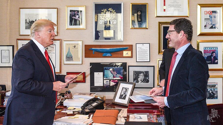 Donald Trump mit Kai Diekmann im "Trump Tower"