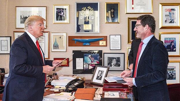Donald Trump mit Kai Diekmann im "Trump Tower"
