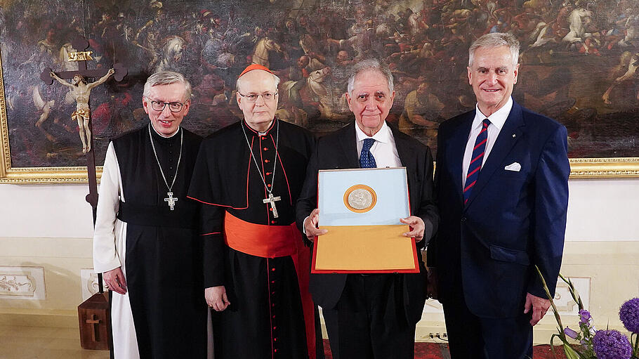 Philosoph und Politiker Rocco Buttiglione in Heiligenkreuz geehrt