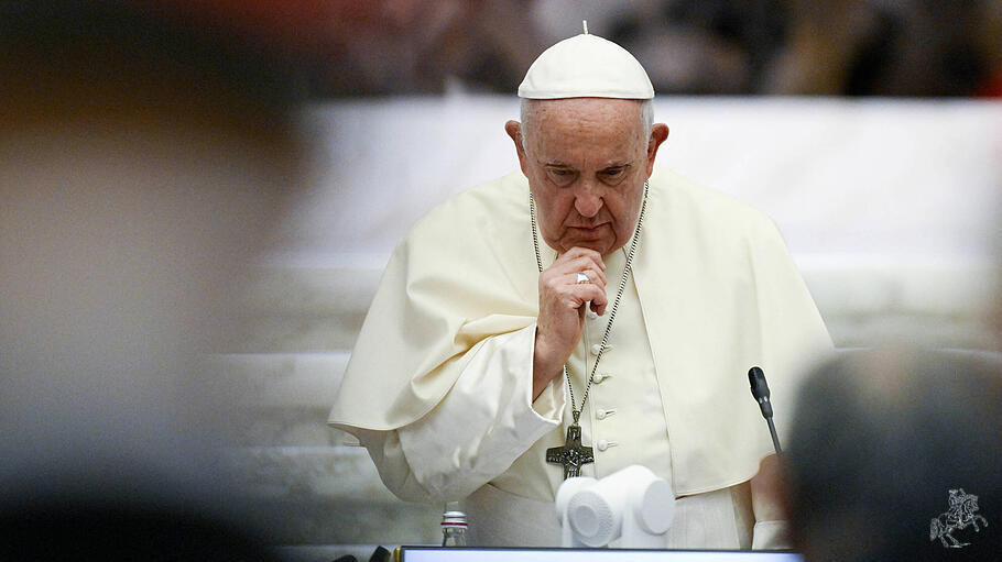 Papst Franziskus bei der Weltsynode
