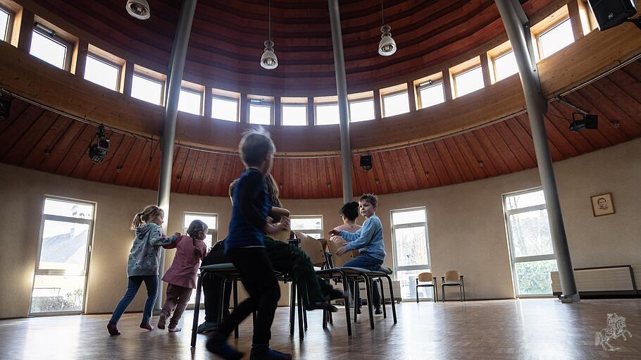 Kinder im katholischen Kindergarten