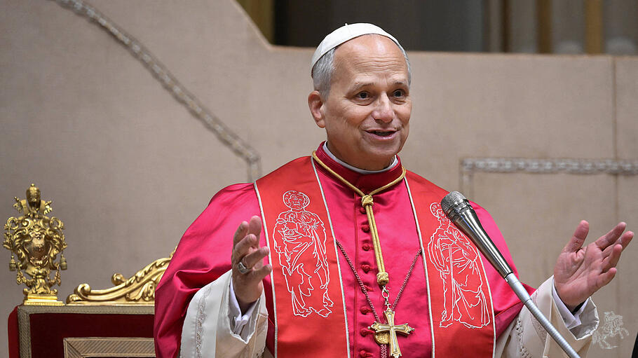 Papst Leo vor dem Diplomatischen Korps