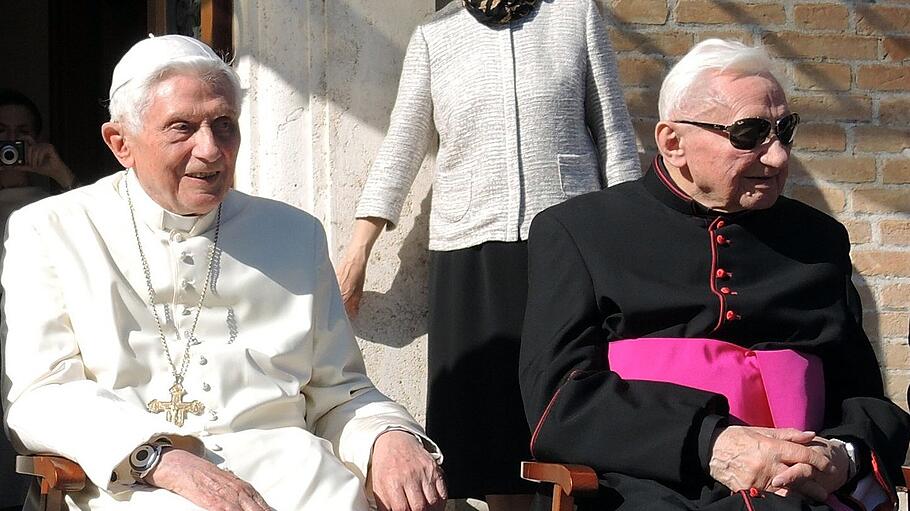 Benedikt XVI. und sein jetzt verstorbener Bruder Georg Ratzinger