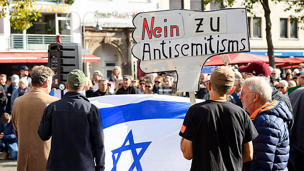 Teilnehmer einer pro-israelischen Demonstration in Köln
