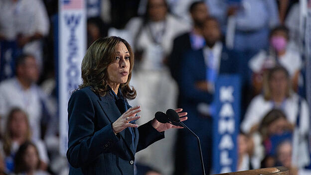 Kamala Harris beim  Parteitag der Demokraten