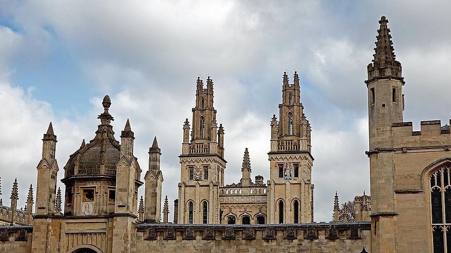 Radcliffe Camera and All Souls College, Oxford, UK