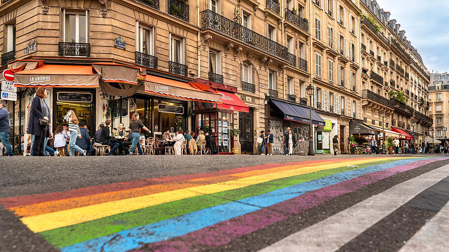 „Regenbogen“-Agenda in Paris