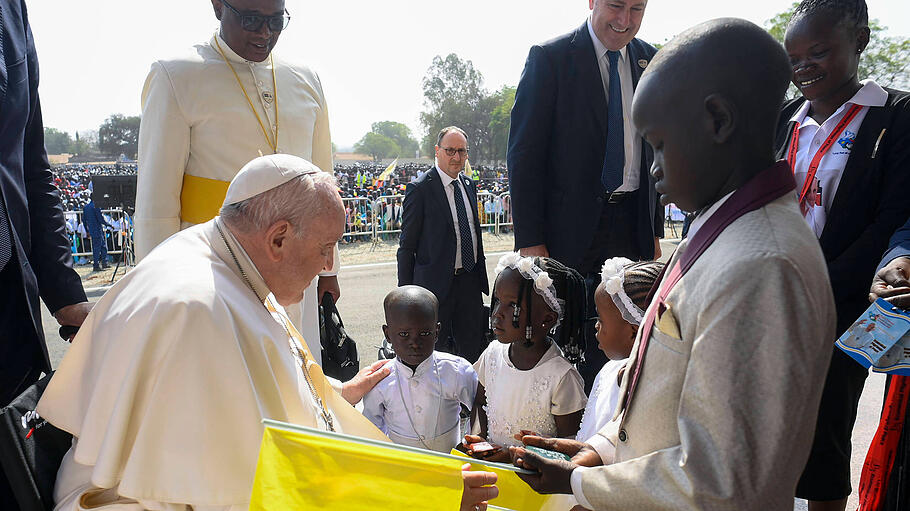 Im Südsudan hat sich Papst Franziskus an humanitäre Unterstützer und Binnenflüchtlinge gewandt.