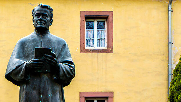 Der Ordensgründer Johann Baptist Jordan soll am 15. Mai 2021 in Rom seliggesprochen werden. Seine Statue steht im Kloste