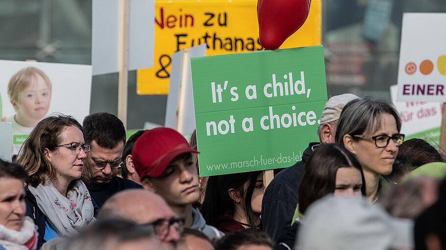 Hessen: Debatte um Demonstrationen vor Abtreibungskliniken