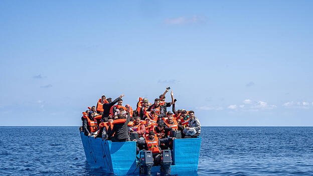 Fl&uuml;chtlingsboot auf dem Mittelmeer