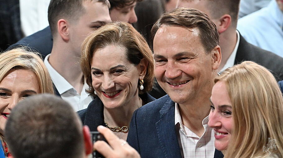 Die amerikanische Historikerin Applebaum und der polnische Au&szlig;enminister Sikorski