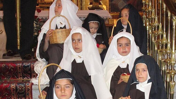 Holyween : Kinder verkleiden sich als Heilige