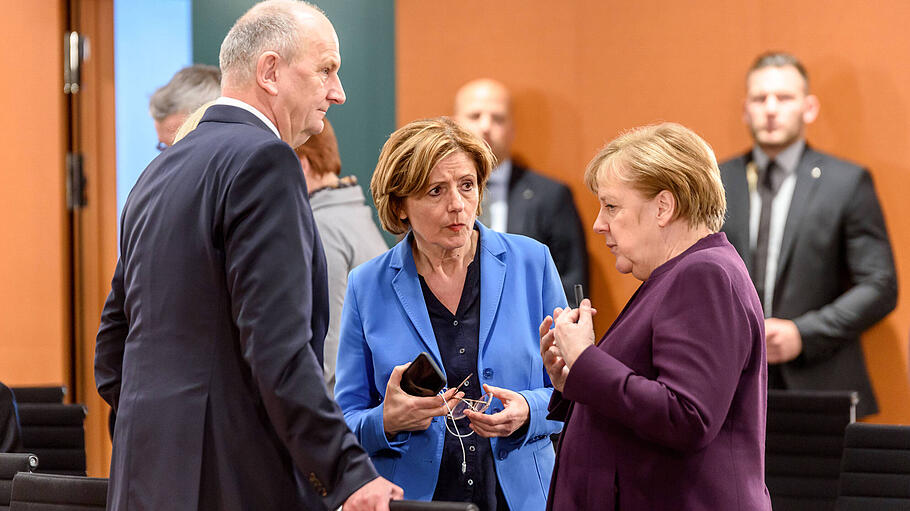 Bundeskanzlerin Angela Merkel  trifft die Ministerpräsidenten der Länder