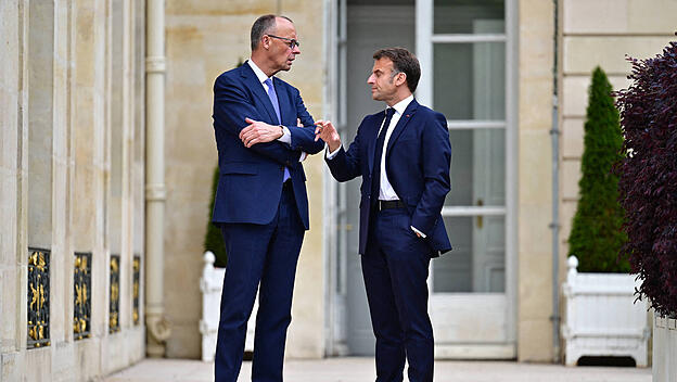 Friedrich Merz bei seinem Antrittsbesuch beim französischen Präsidenten Emmanuel Macron
