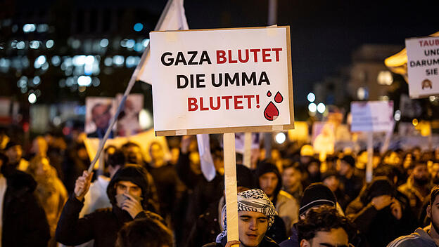 Nahostkonflikt - Pro-Palästina-Kundgebung in Essen