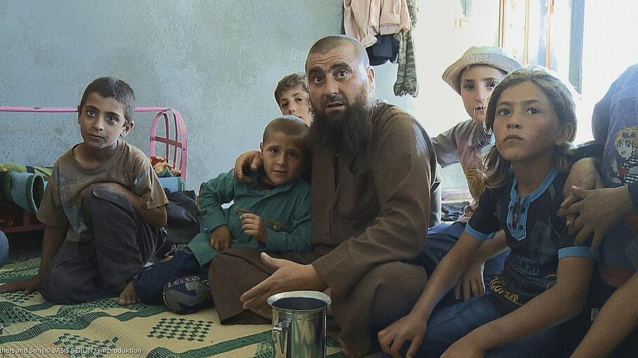 „Of Fathers and Sons – Die Kinder des Kalifats“ - Filmszene