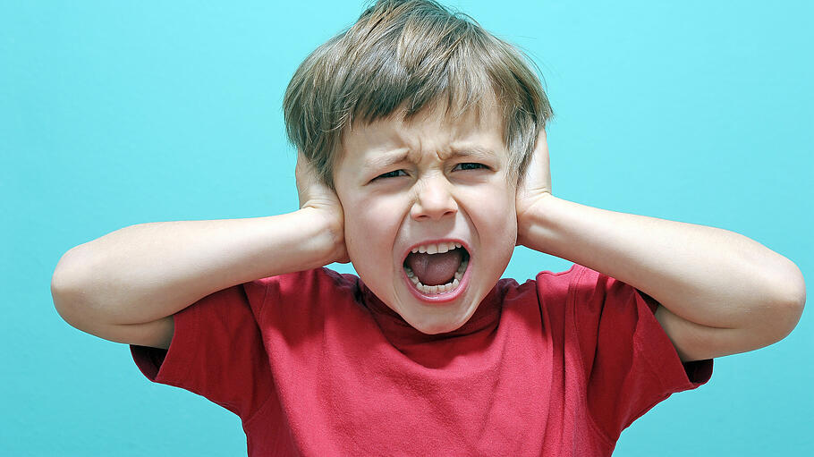 Kinder brauchen in der Erziehung offene Ohren für die Bewältigung ihrer Gefühle.