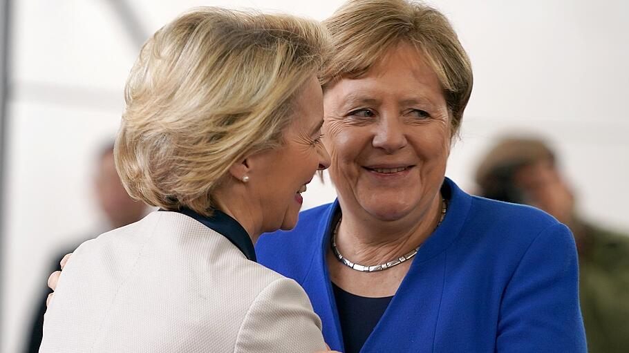 Ursula von der Leyen und Angela Merkel