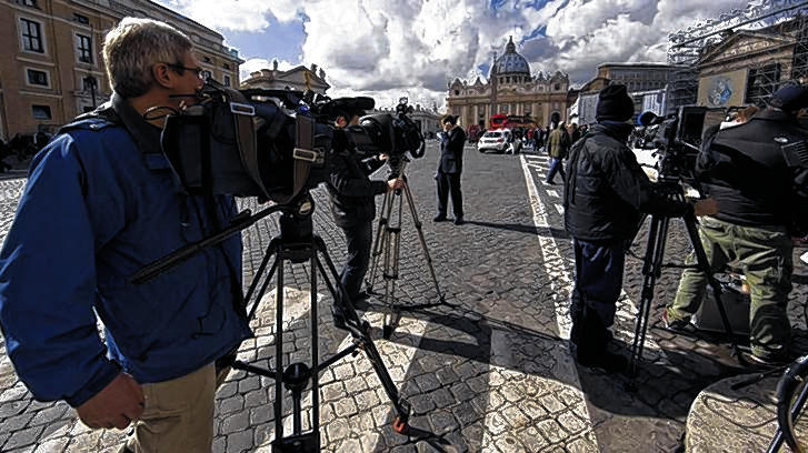 Journalisten belagern seit Tagen den Vatikan.