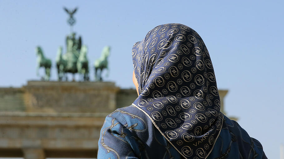 Muslimische Frau mit Kopftuch