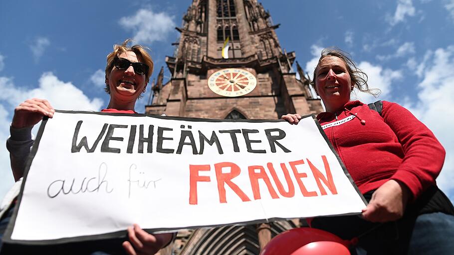 Frauen fordern Geschlechtergerechtigkeit in der Kirche