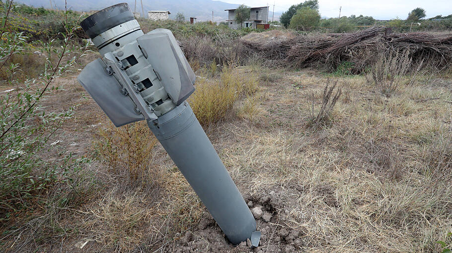 Berg Karabach: Kämpfe in der von Armenien und Aserbaidschan