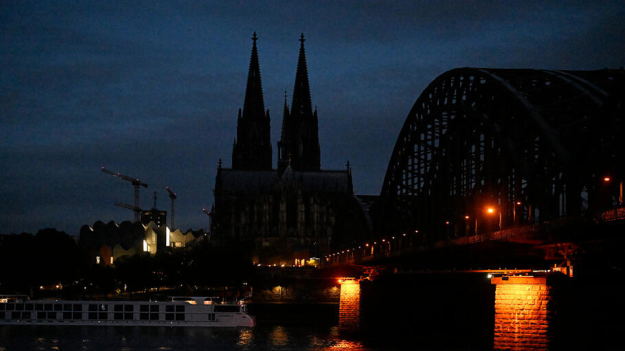 Morgens in Köln - Energie sparen