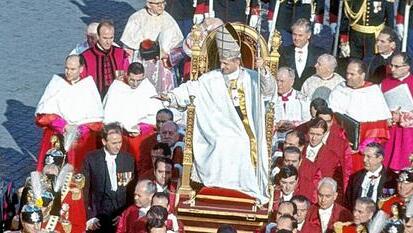 Papst Paul VI beim feierlichen Abschluss des Zweiten Vatikanischen Konzils auf dem Petersplatz